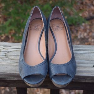 Lucky Brand Issy 2 Peep Toe Leather Wedges